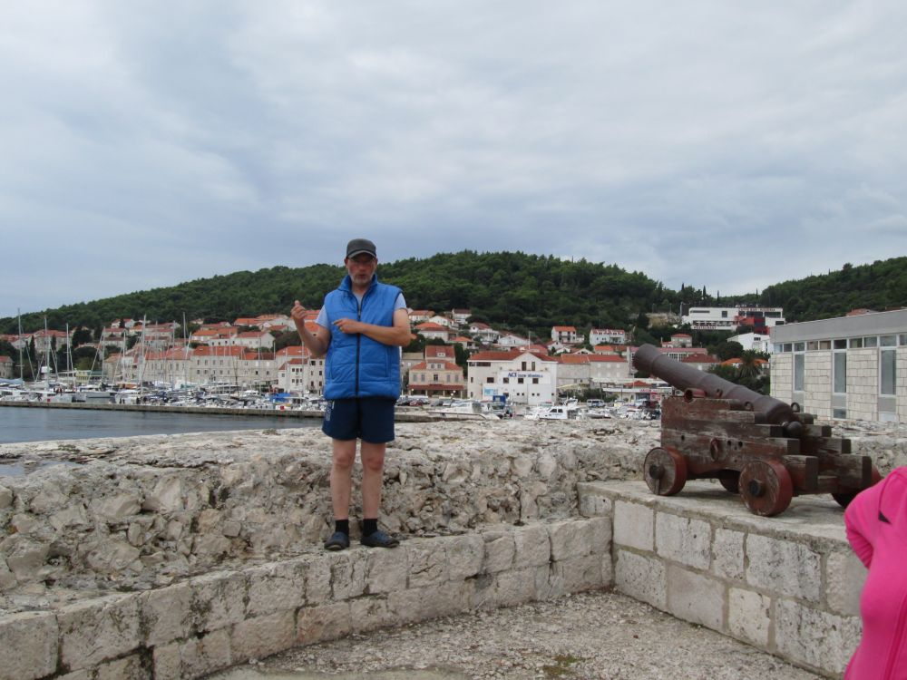 Marcus auf Korcula mit der SY Mika